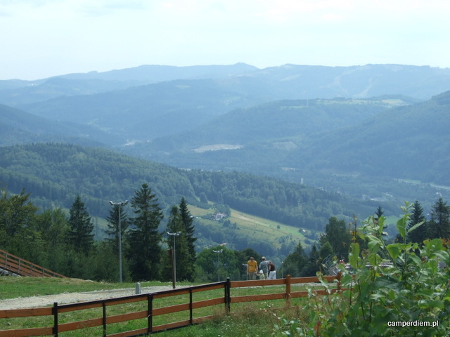 widok z drogi na Równicę