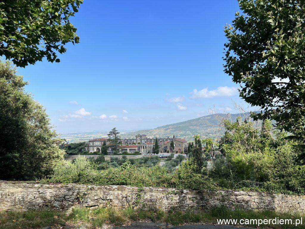 dawny cmentarz przed Cortona